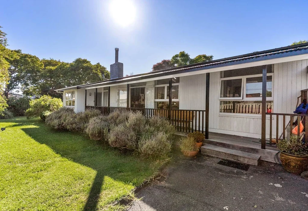 Spacious Family Home in Sought-After Glendowie