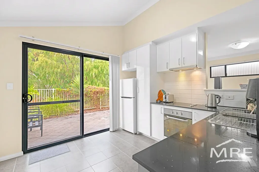 16/20 Grove Street West, Little Grove, WA 6330