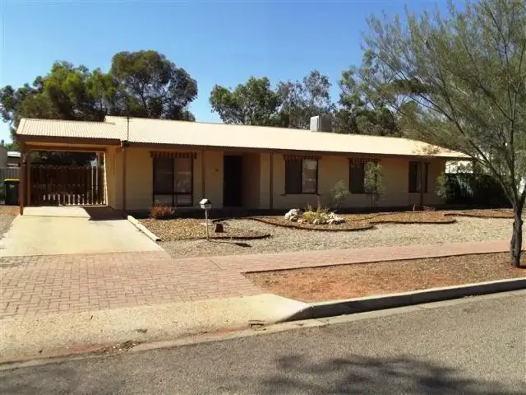 Roxby Downs 3房  Tidy Investment or First Home