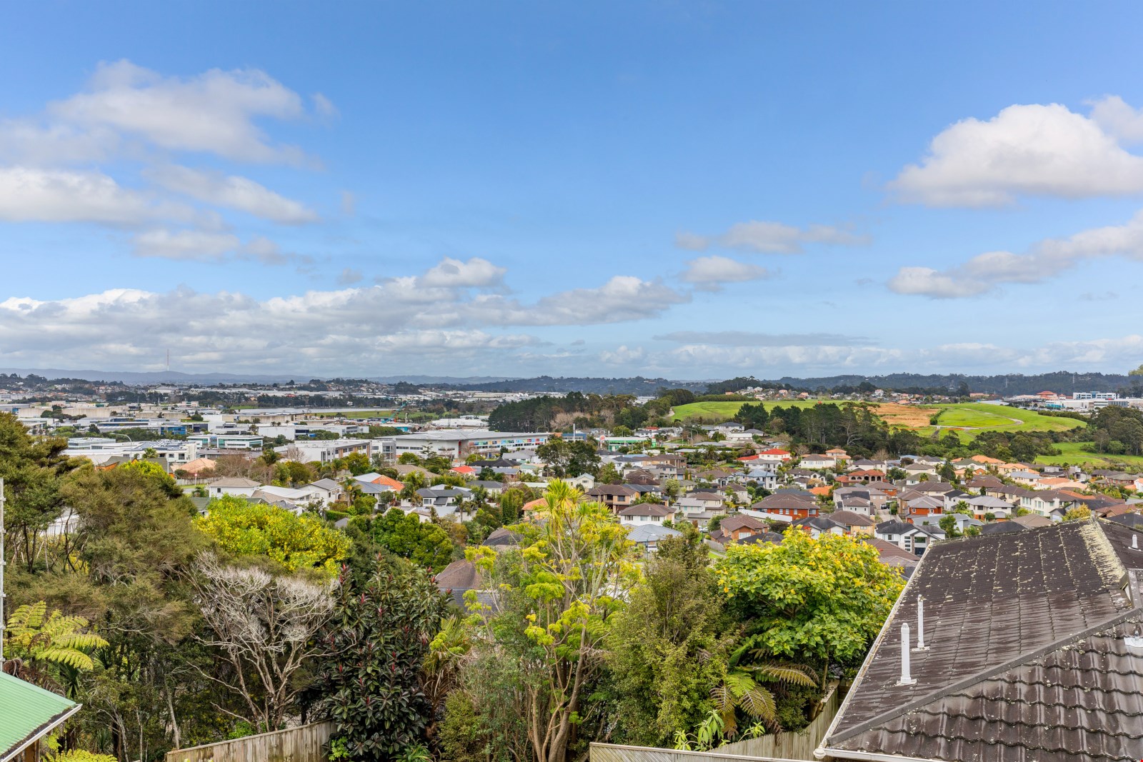 1/594 East Coast Road, Pinehill, Auckland - North Shore, 3房, 1浴