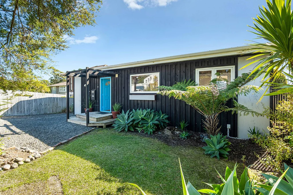 Stanmore Bay 3房  Sun, Views & Affordable Coastal Living