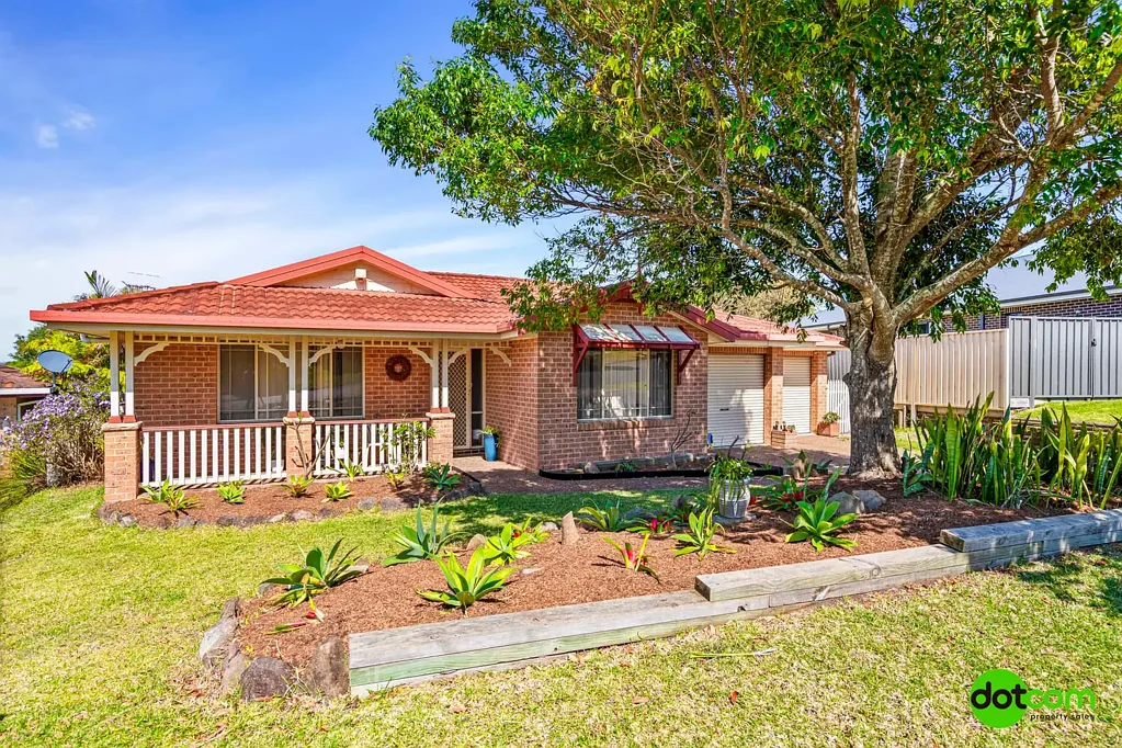 11 St Lawrence Avenue, Blue Haven, NSW 2262
