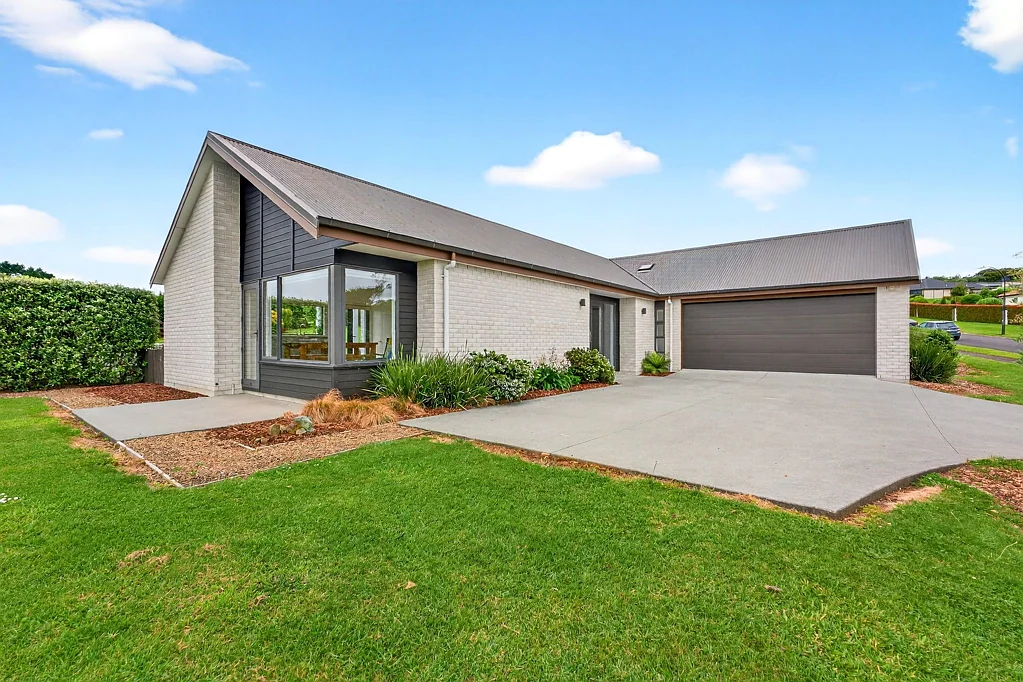 2 Lawrence Carter Drive, Bombay, Franklin, Auckland