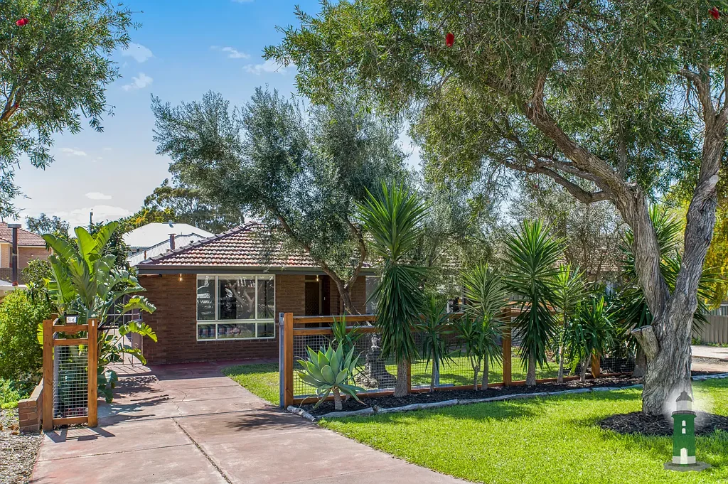 24 Duffield Avenue, Beaconsfield, WA 6162