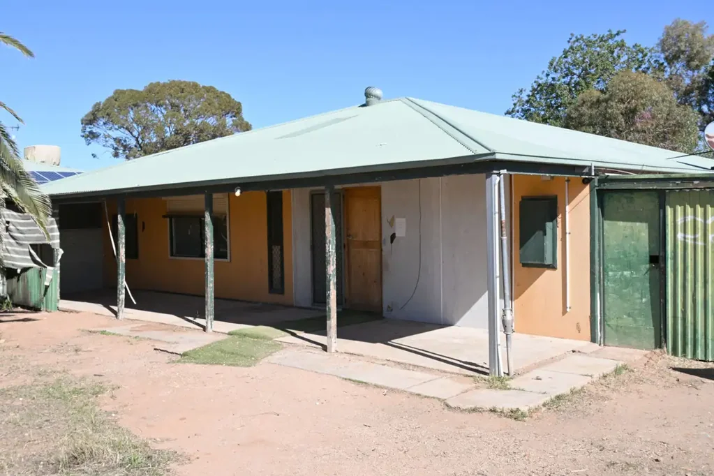 Port Augusta 3房  Renovate or Detonate