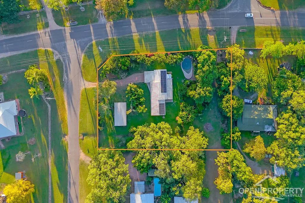 Alice River 3 Bedroom Private Oasis!!!