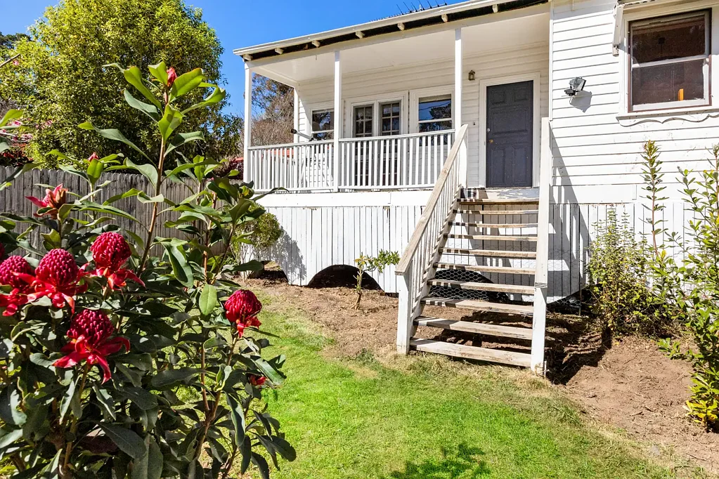Blackheath 3બેડરૂમ QUAINT c1910 MOUNTAIN WEATHERBOARD WITH EXCITING SCOPE TO CAPITALISE