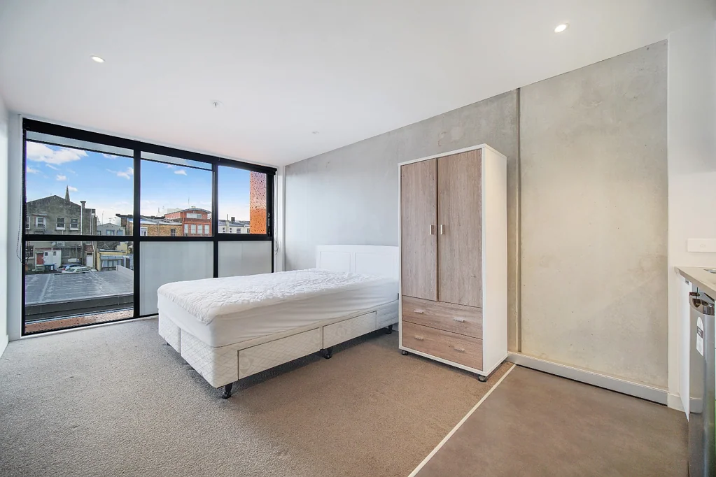 Modern Furnished Studio – City-Fringe Living
