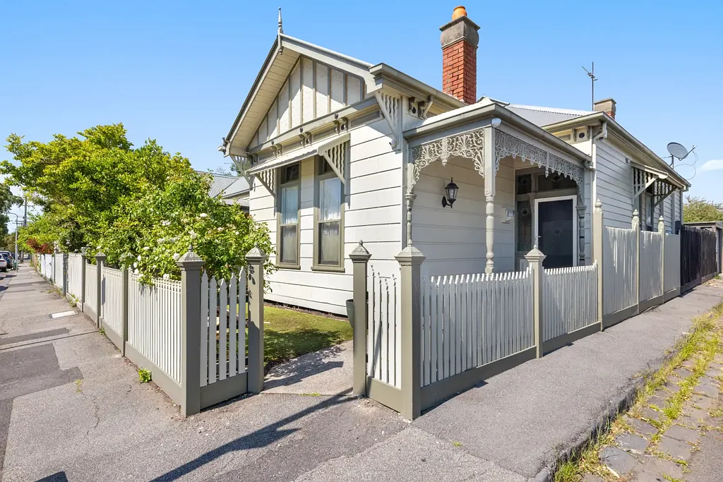 Williamstown 3部屋 Charming Corner Block Opportunity in Williamstown