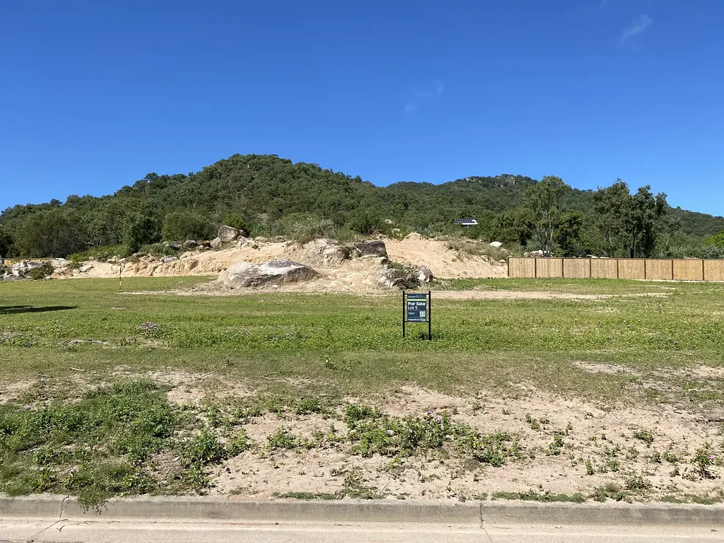 120 Gifford St, Horseshoe Bay, QLD 4819