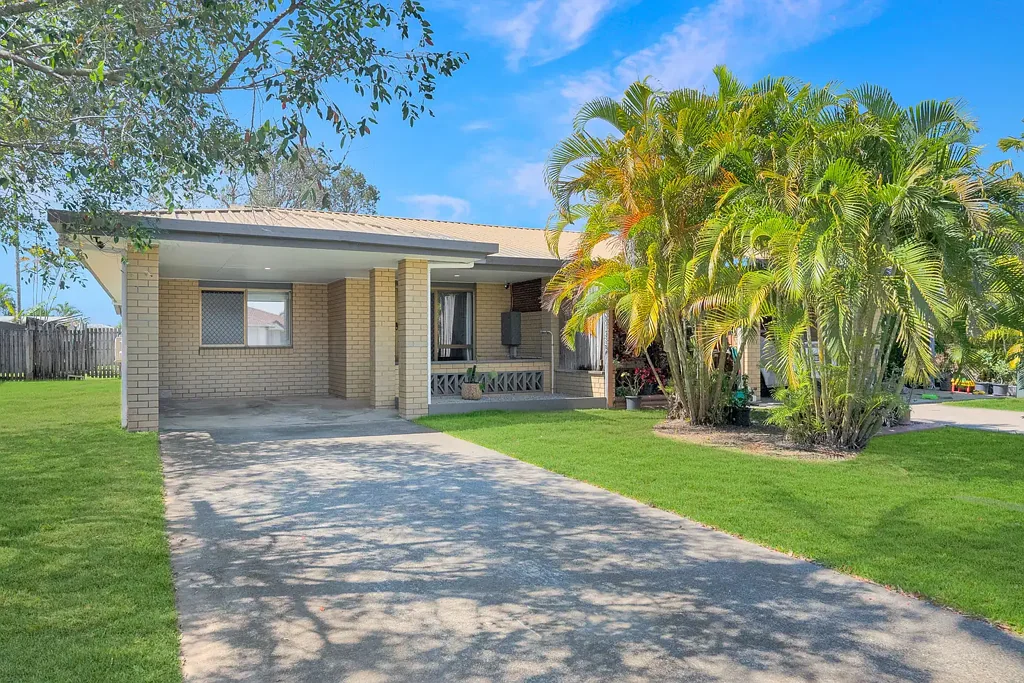 South Mackay 2房  Renovated, Side Access & Yard