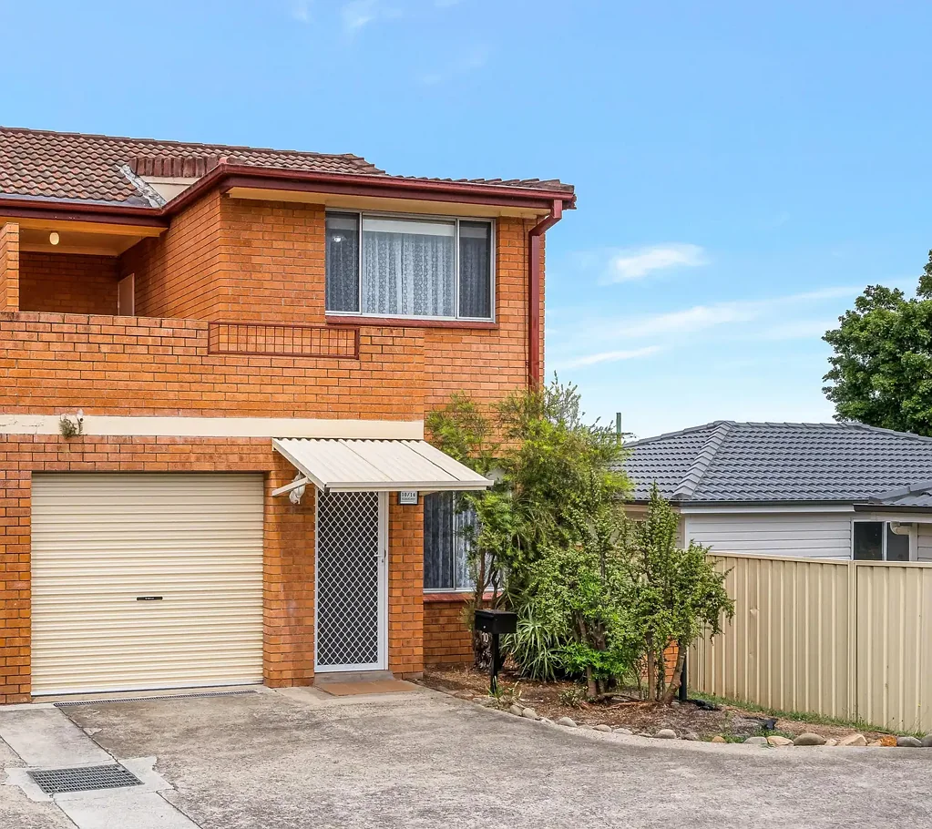 Modern Comfort & Convenience in the Heart of Macquarie Fields
10/14 Bunbury Road, Macquarie Fields
2 Bedrooms I 1 Bathroom I 1 Garage