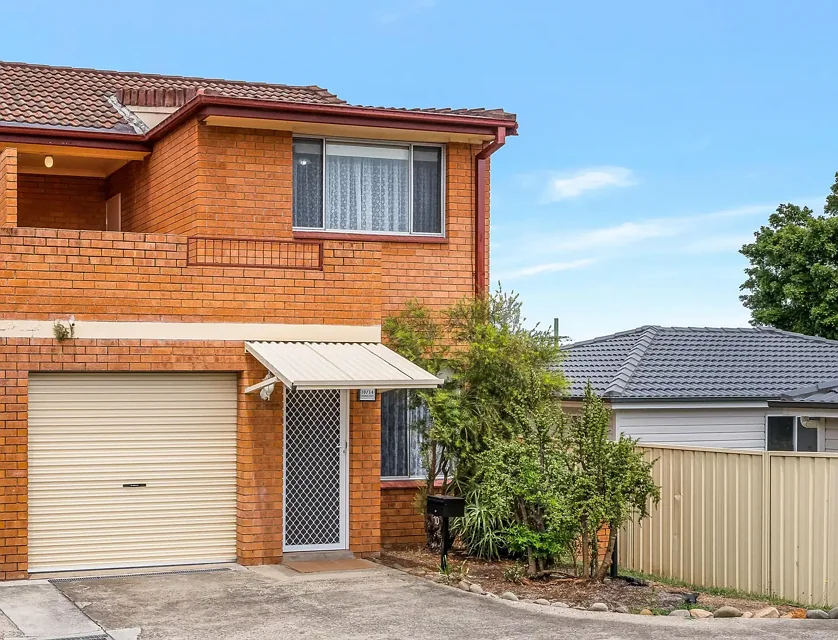 10/14 Bunbury Road, Macquarie Fields, NSW 2564, 2房, 1浴, Townhouse