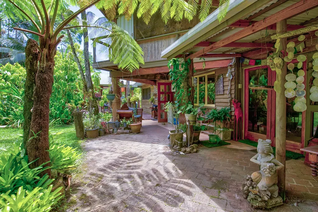 Shell Pocket 3침실 Private Rainforest Acreage with Creek Frontage, Pool & Off-Grid Living