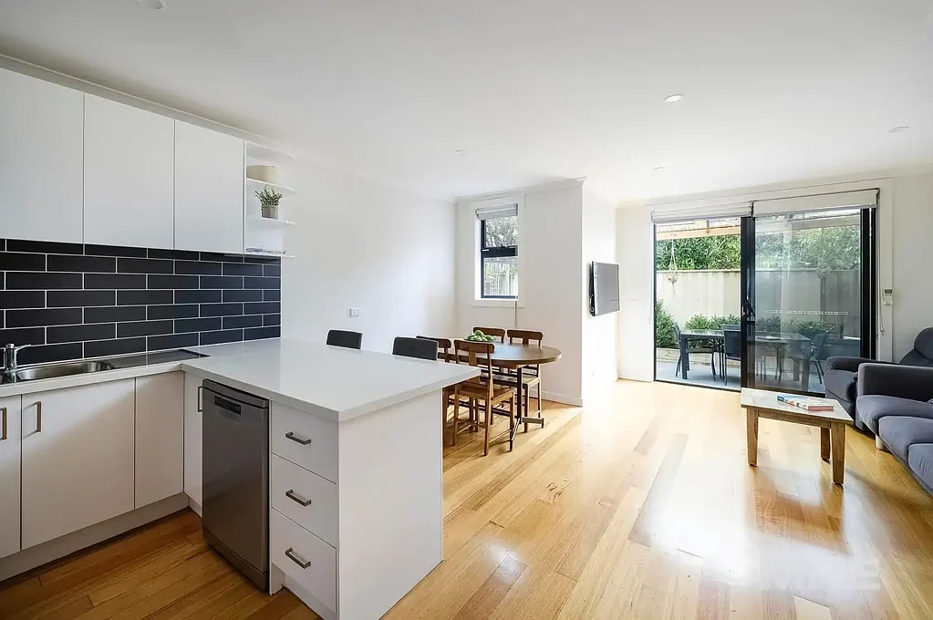 Bright, modern, peaceful and central!