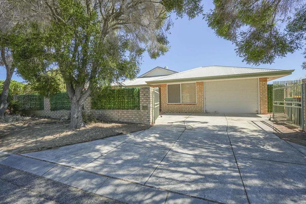 9 Elbrus Way, Caversham, WA 6055