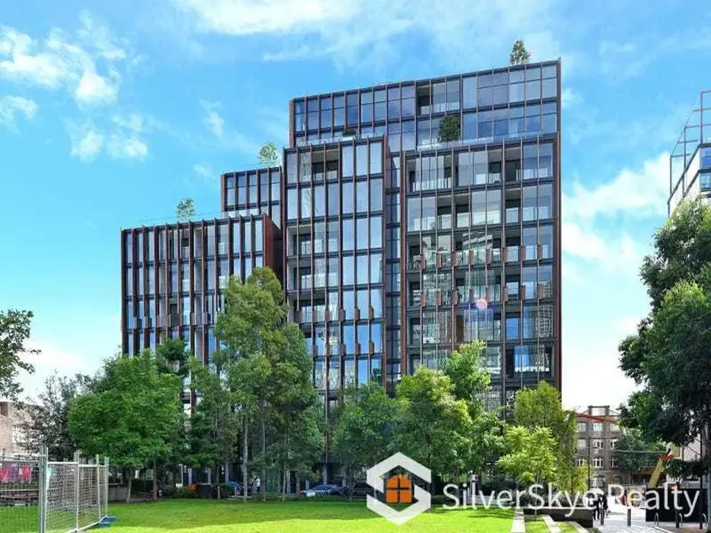 CENTRAL PARK LUXURY APARTMENT WITH SUPERIOR ON-SITE CONCIERGE, SPACIOUS FULL 1 BEDROOM + LIVING ROOM APARTMENT FOR RENT