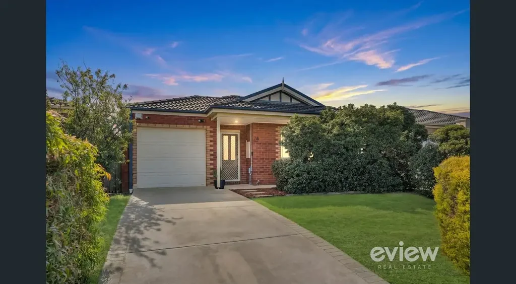 Beautiful family home in Werribee!