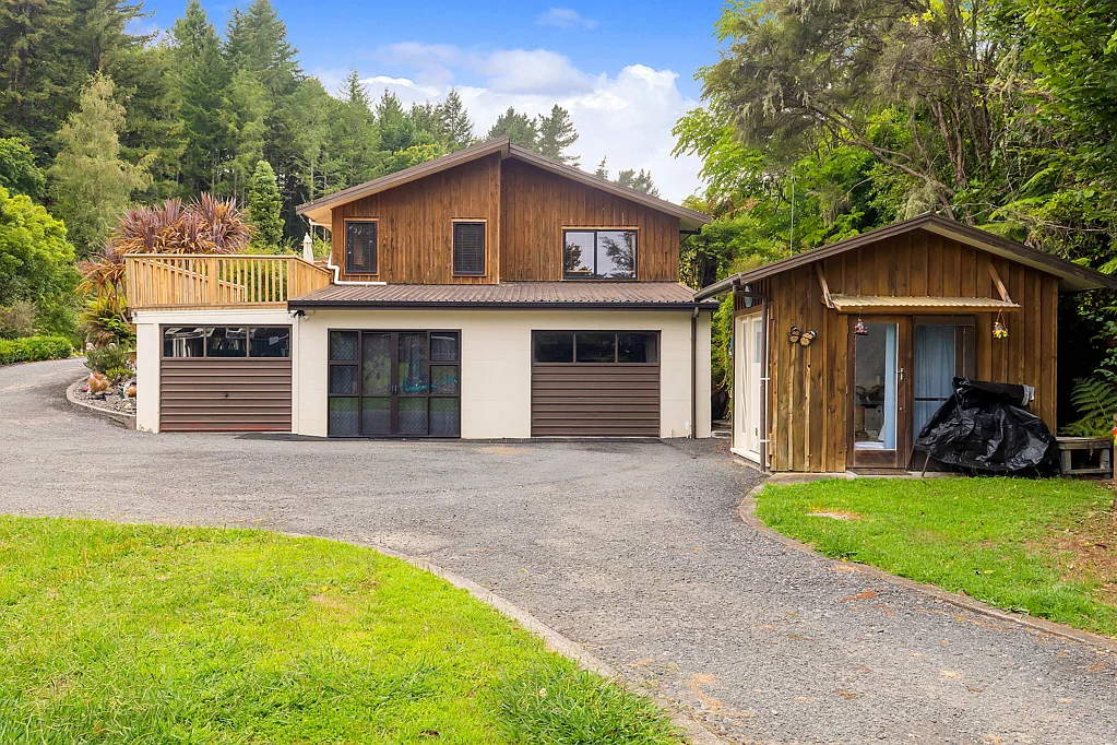 Taumarunui 4कमरा Townside lifestyle retreat