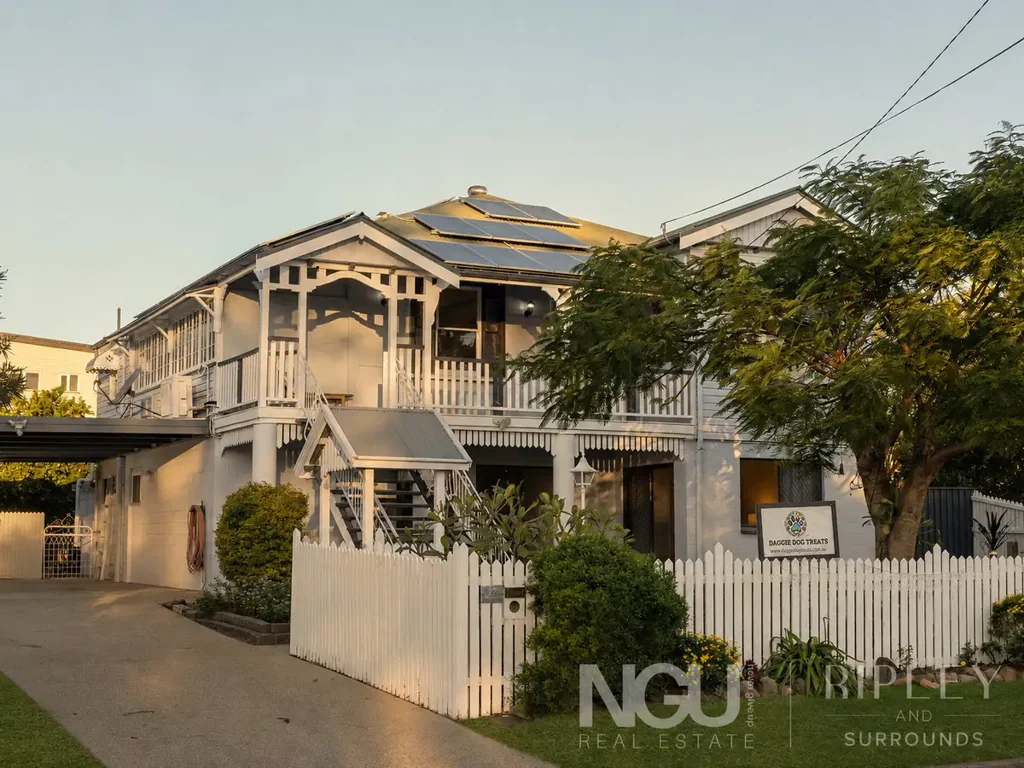 Booval 5房 完全双居住空间，个性魅力 & 池畔生活方式 COMPLETE DUAL LIVING, CHARACTER CHARM & POOLSIDE LIFESTYLE