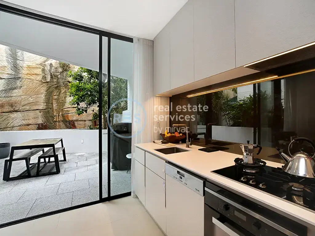 Oversized 1-Bedroom Apartment plus Study in Maxwell Place by Mirvac