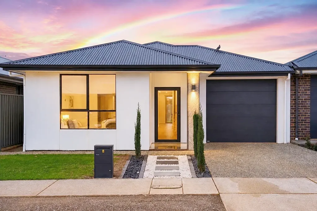 Andrews Farm 4部屋 Stylish Torrens Titled Family Home | Only 2 Years Young | Move-In Ready!