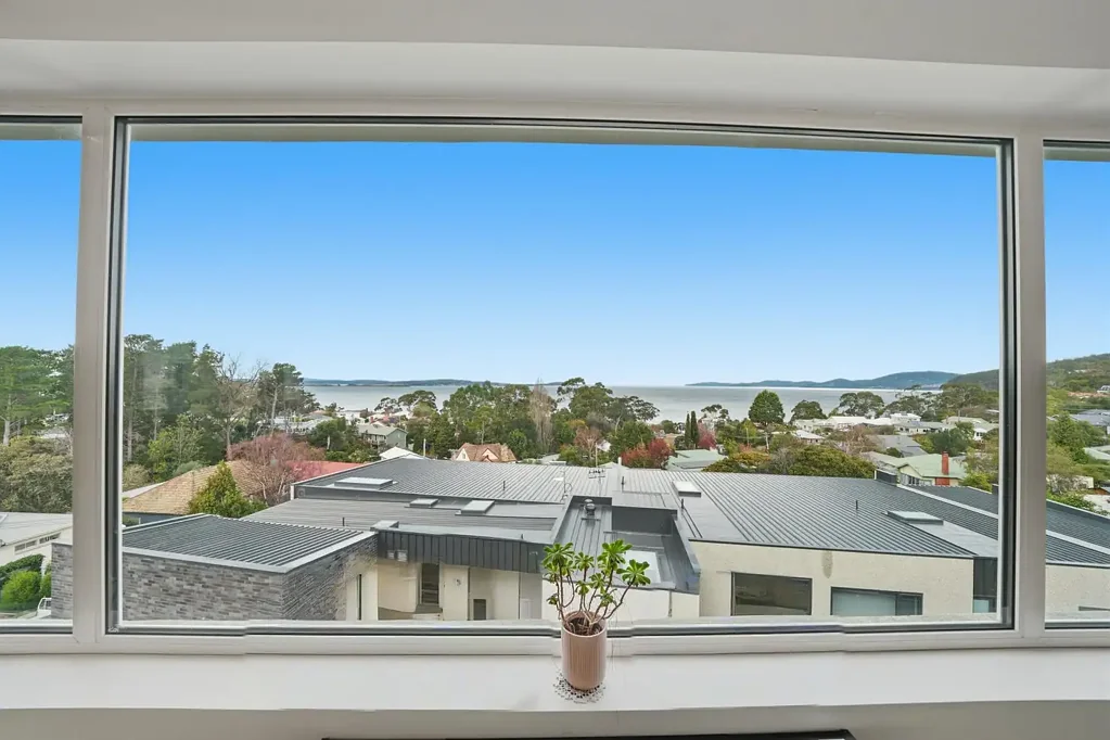 Taroona 2Kwarto Coastal. Private. Lifestyle.