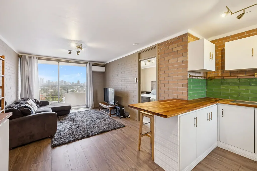 Victoria Park 1 Bedroom LOCATION, VIEWS & INSTANT INCOME!