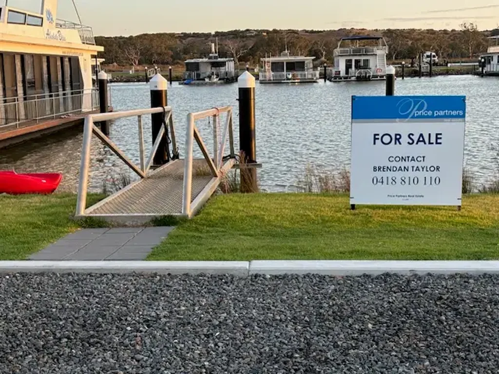 Mannum Fabulous Mannum Marina Berth!