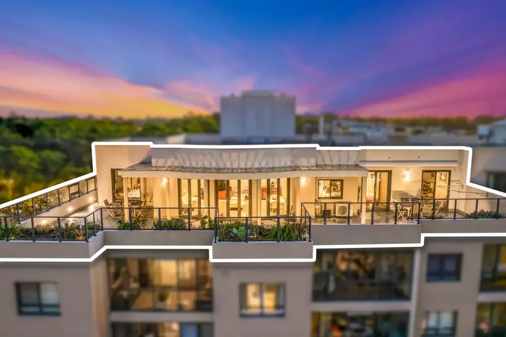 Epping 3ห้องนอน LUXURIOUS, TOP FLOOR, THREE BEDROOM PENTHOUSE APARTMENT