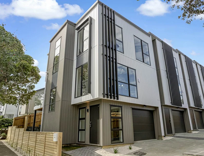 Lot 1/80 Castledine Crescent, Glen Innes, Auckland City, 4部屋, 3バスルーム, Townhouse