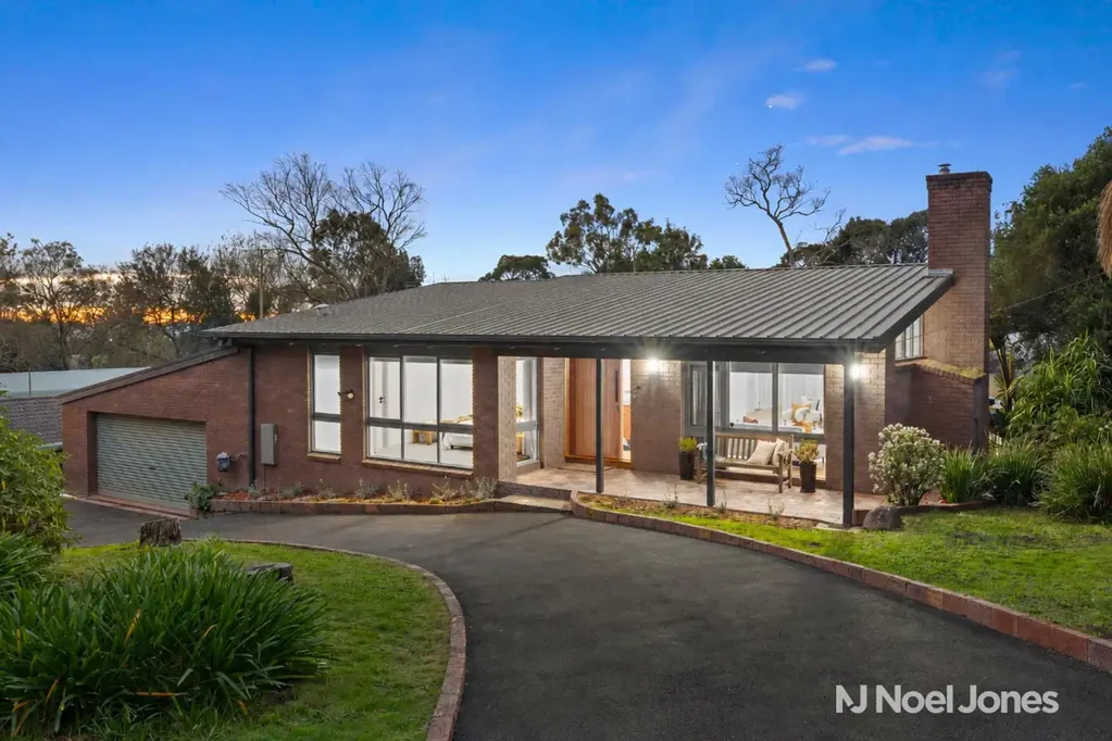 Montrose 6 Slaapkamer Renovated Foothills Sanctuary on 2,045sqm