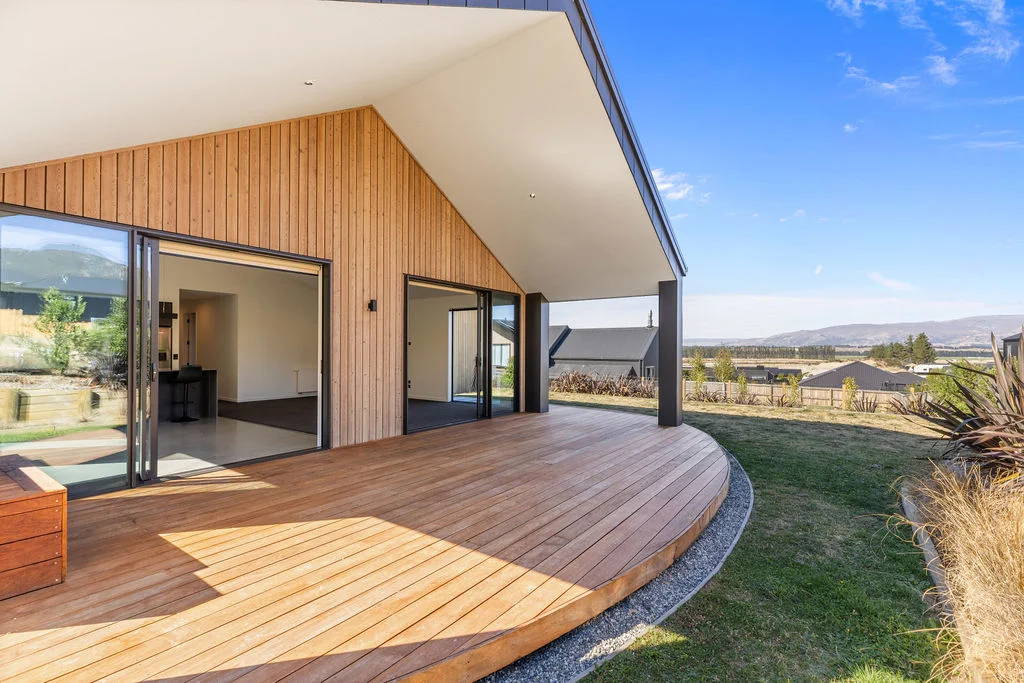 Lake Hawea 4ห้องนอน Big on Space, Big on Lifestyle