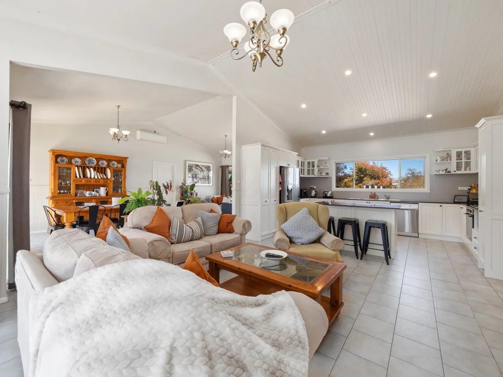 327 Warrens Corner Road, Numeralla, NSW 2630