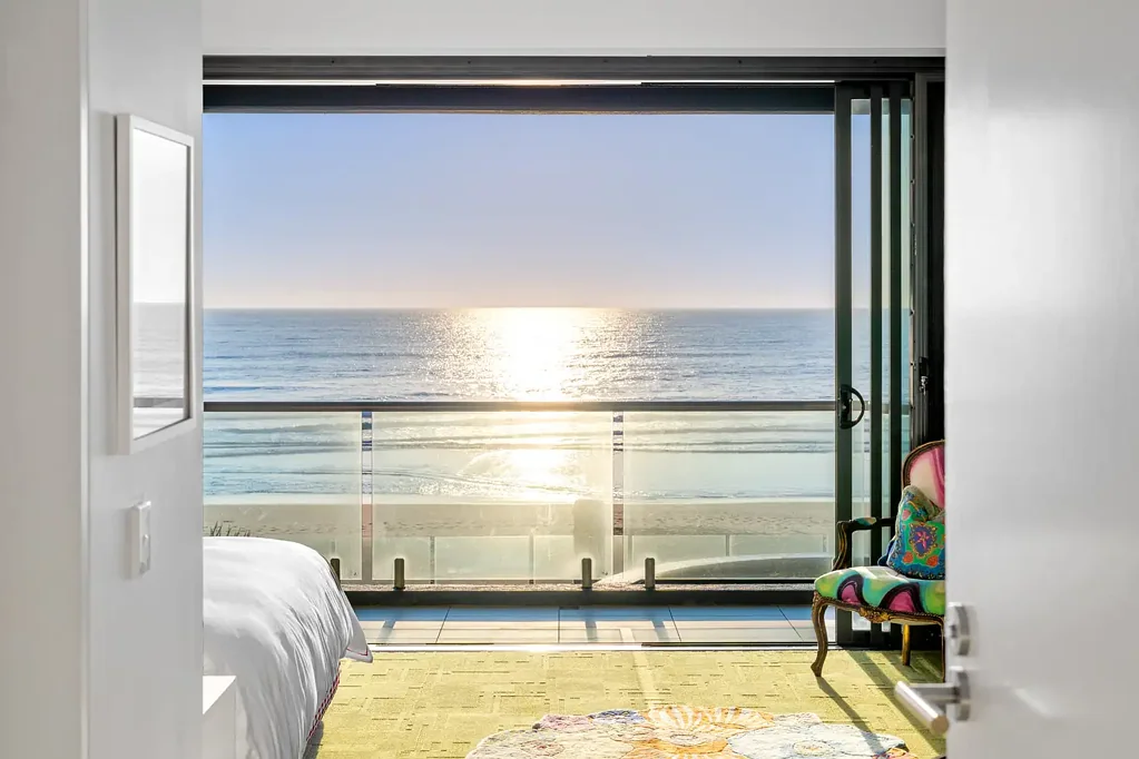 4/3511 Main Beach Parade, Main Beach, QLD 4217