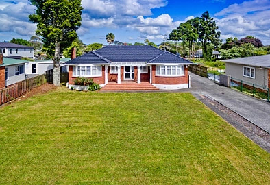 Henderson 3房  SOLID CHARACTER HOME ON 1174sqm