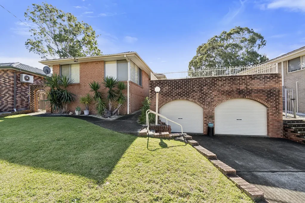 Charming 3-Bedroom Family Home with Double Garage