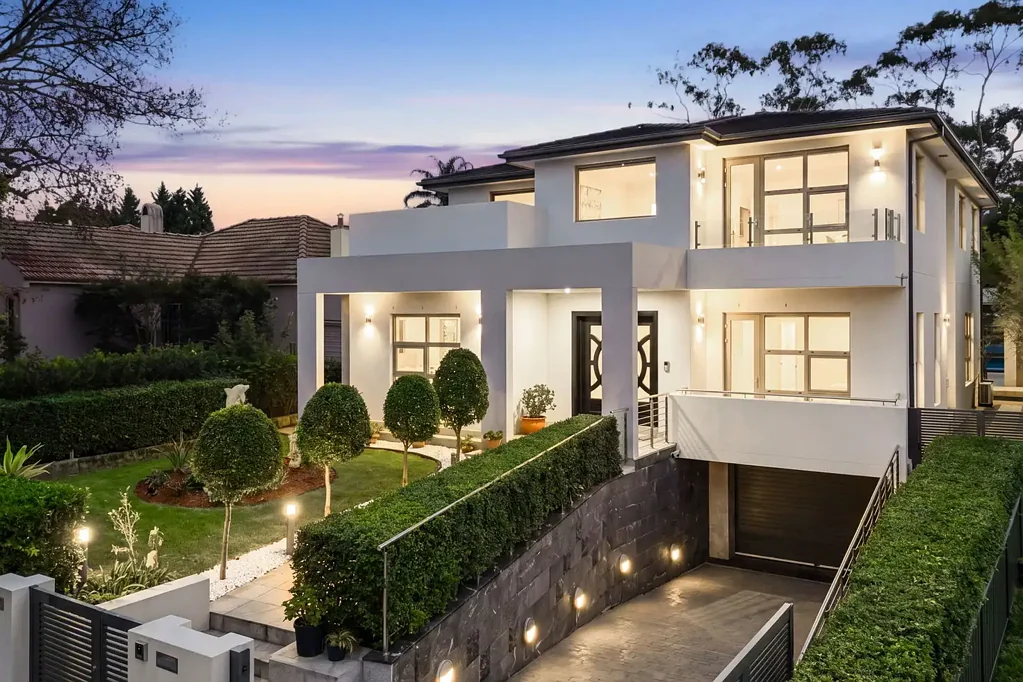 Strathfield 7房 建筑师设计杰作 1081平米阔地 朝北后院惊艳 加热泳池 多功能七卧 地下影院健身房 精英学区间 North facing Architectural masterpiece on 1081sqm blue-ribbon block