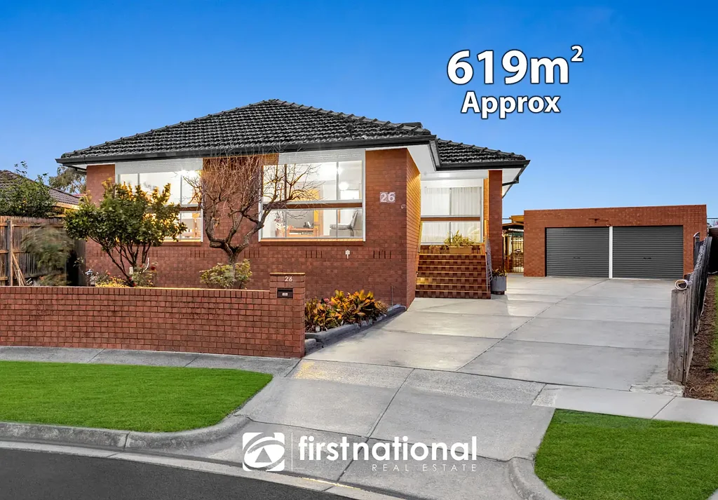 Dandenong 4ਬੈੱਡਰੂਮ Original European Masterpiece Located in the Prestigious "Toorak of Dandenong" – First Time Offered in 42 Years!