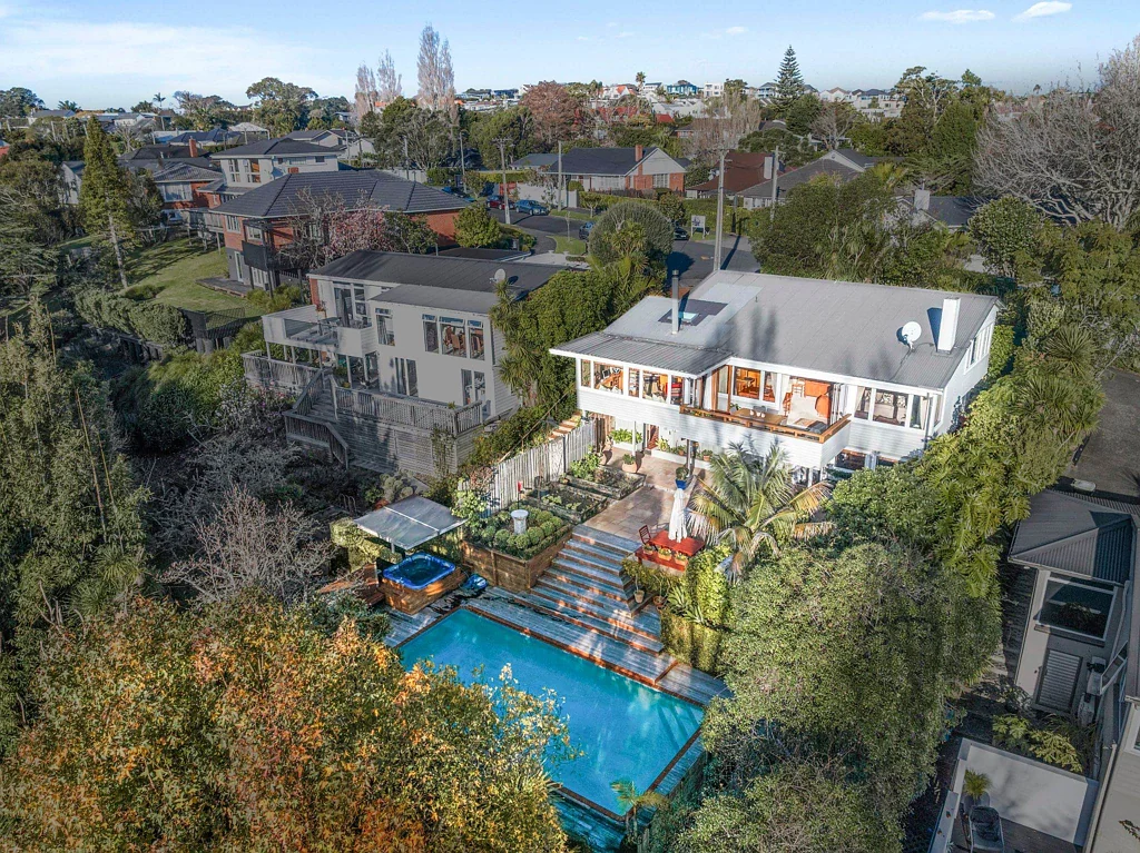 Saint Heliers 3બેડરૂમ MASSIVE PRICE REDUCTION - $186,000 / 7.8% below CV