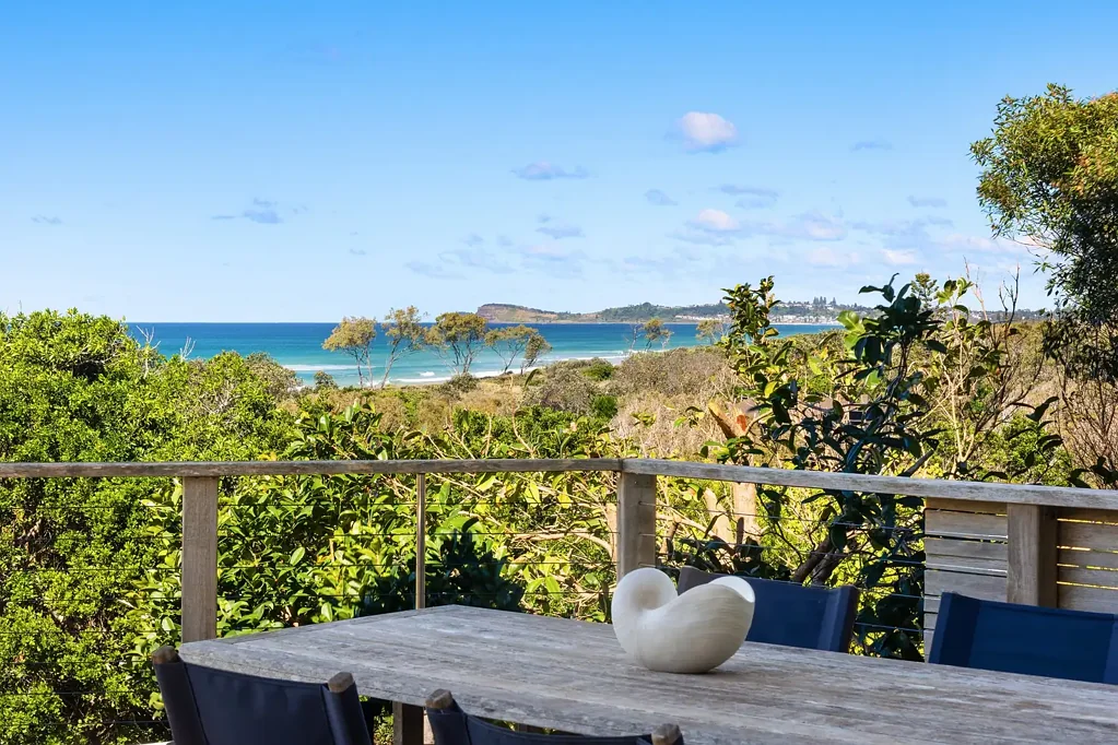 Broken Head 3 Bedroom A Front-Row Seat to Nature’s Spectacle: Whales, Dolphins & Coastal Birdlife