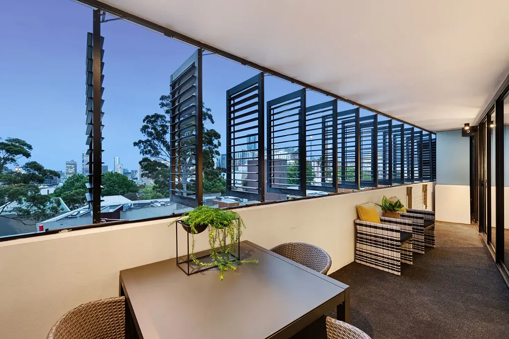 Modern One Bedroom Retreat With Stunning City Views + Pool/Gym