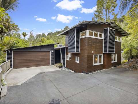 Titirangi 4部屋 Where Nature, Nostalgia & Modern Elegance Unite