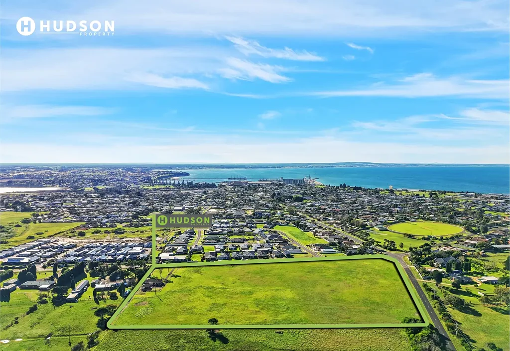 Portland 3房  Rare Acreage Delight In Derril