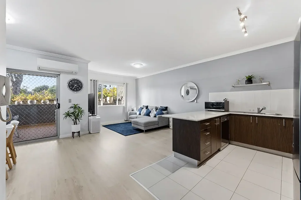 Penrith 2房 现代、便利，可即刻入住 Modern, Convenient, and Ready to Move In