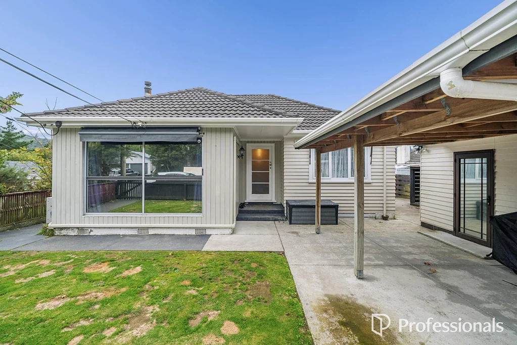 Wainuiomata 3房  Spacious Family Living in Stanley Street