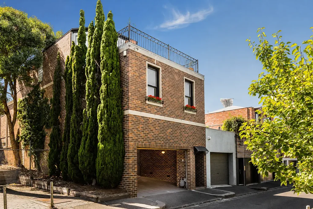 East Melbourne 4 Slaapkamer Elevated city-edge living in Melbourne’s premiere sports precinct.
