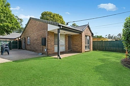 1 & 2/12 Lupton Street, Churchill