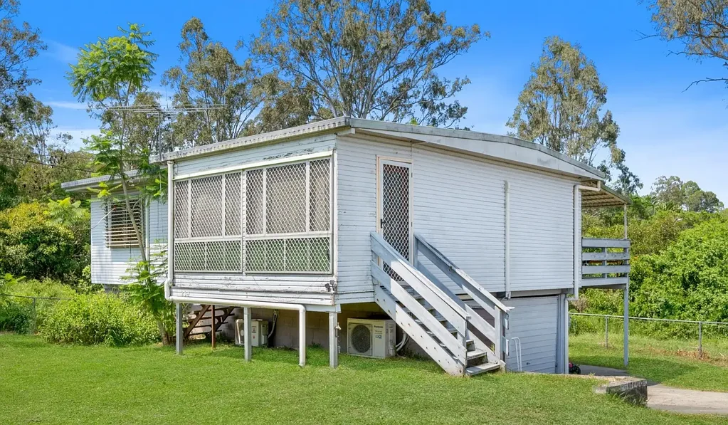 Kingston 3 Bedroom Prime Corner Block - Zoned LMR | Perfect for Home Business or Future Development