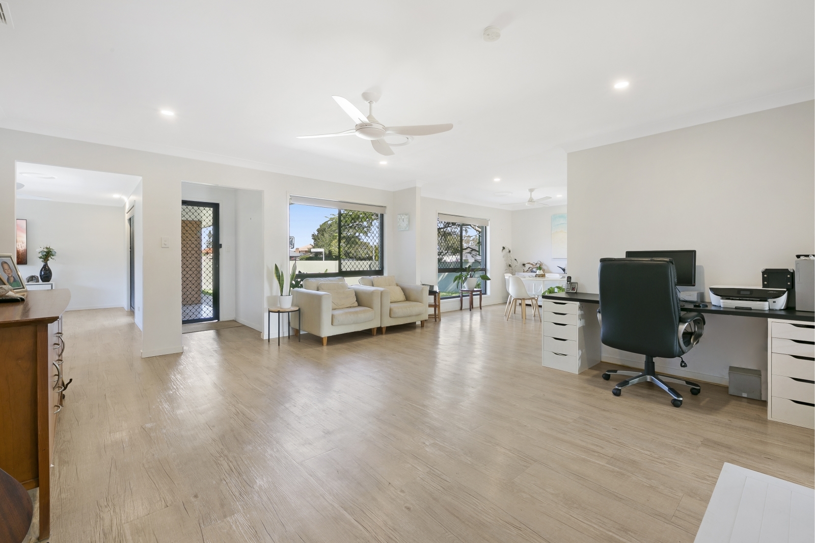 31 SOUTHERLY ST, MERMAID WATERS QLD 4218, 0 habitaciones, 0 baños, House